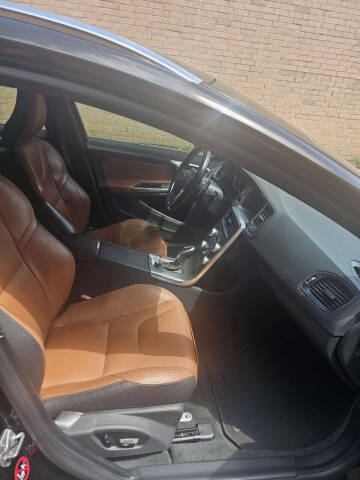 2015 Volvo V60 T5 Drive-E Platinum