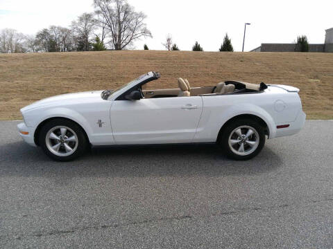 2007 Ford Mustang V6 Deluxe