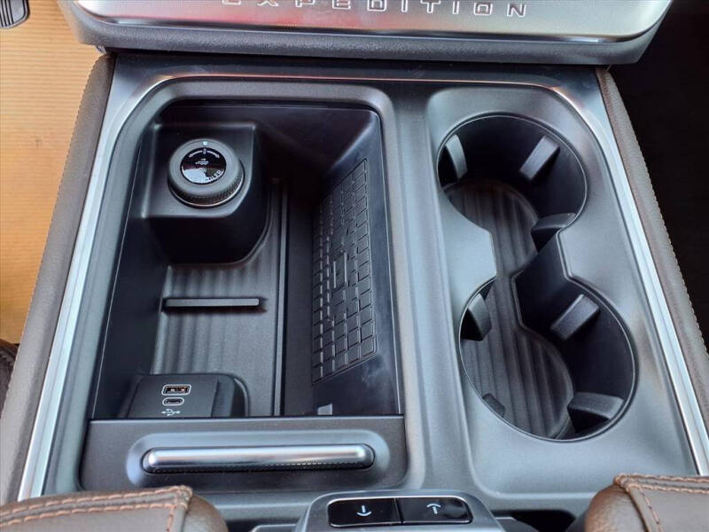 2025 Ford Expedition MAX King Ranch