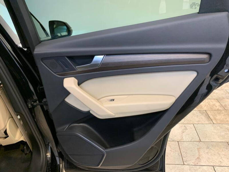 2023 Audi Q5 quattro Premium 40 TFSI