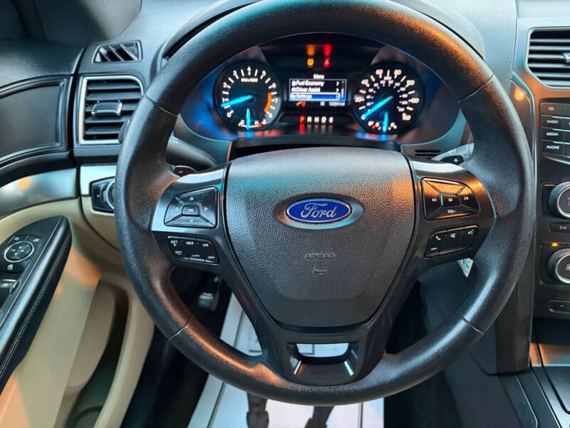 2016 Ford Explorer