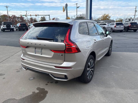 2024 Volvo XC60 B5 Core Dark Theme