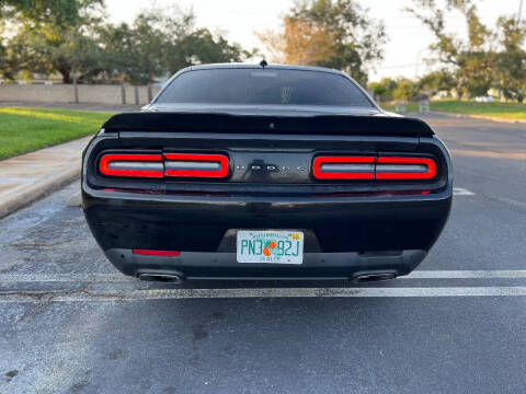 2015 Dodge Challenger SXT Plus