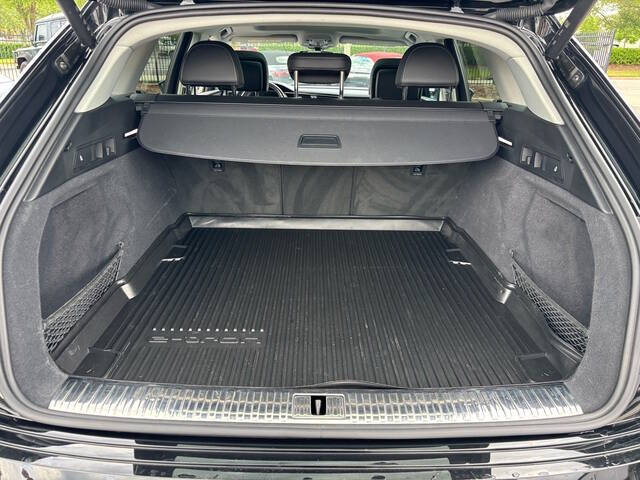 2024 Audi Q8 e-tron quattro Premium