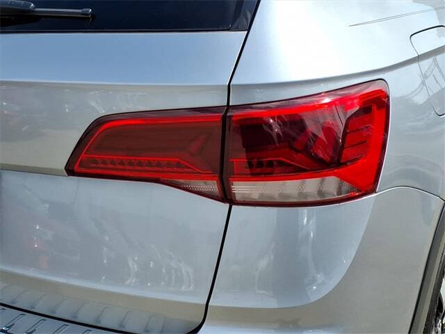 2024 Volkswagen Taos SE