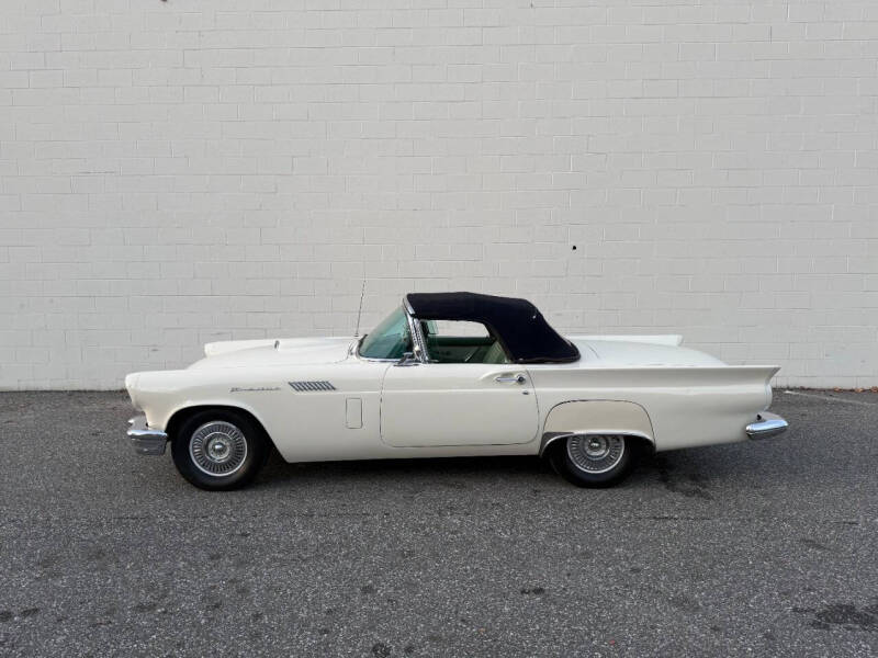 1957 Ford Thunderbird