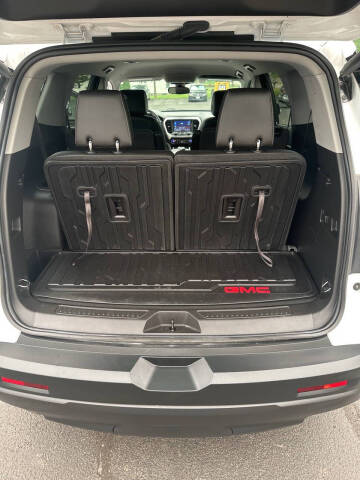 2023 GMC Acadia SLT