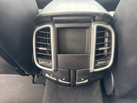 2016 Porsche Cayenne GTS