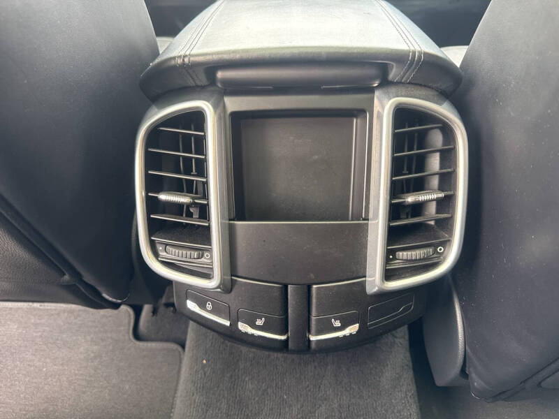 2016 Porsche Cayenne GTS