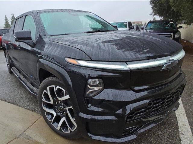Used 2024 Chevrolet Silverado EV RST with VIN 1GC40ZEL6RU301399 for sale in Bloomington, IL