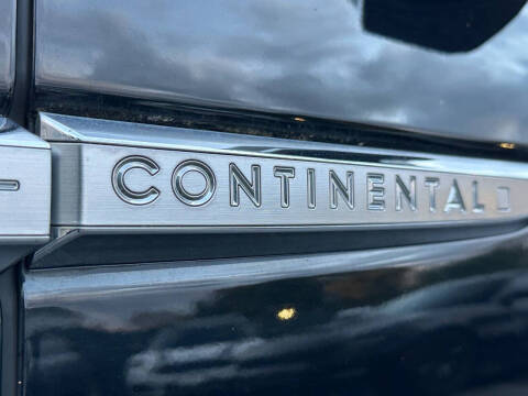 2018 Lincoln Continental Select