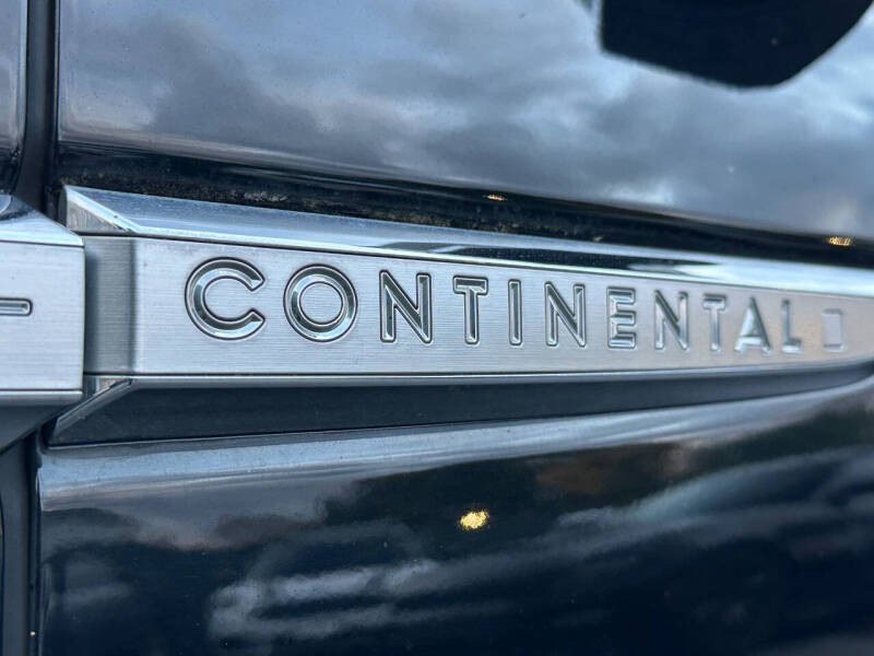 2018 Lincoln Continental Select