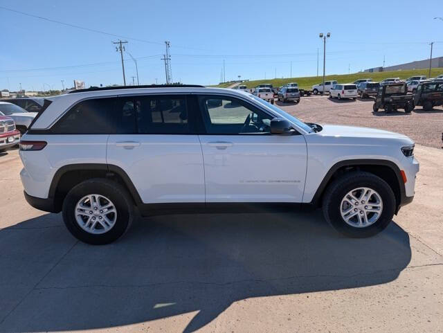 2024 Jeep Grand Cherokee Laredo