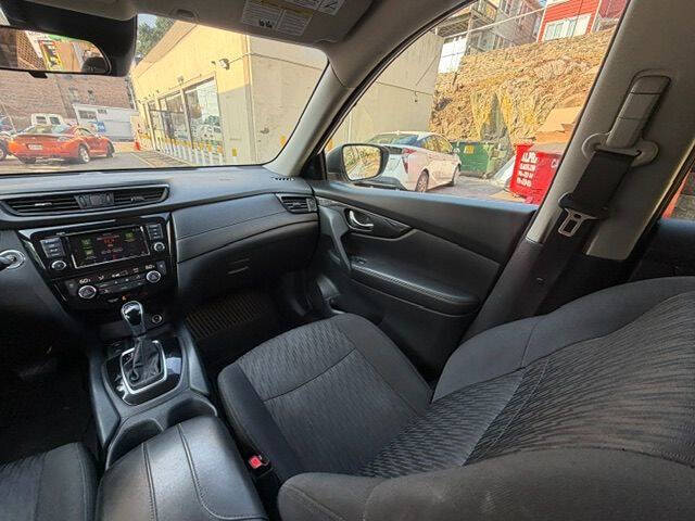 2020 Nissan Rogue SV