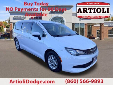 2022 Chrysler Voyager LX