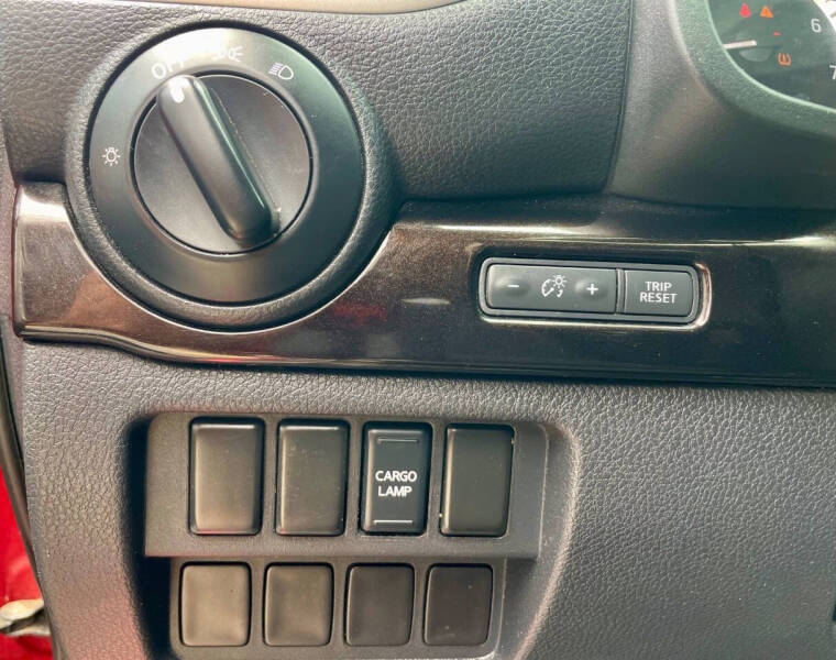2017 Nissan Titan SV