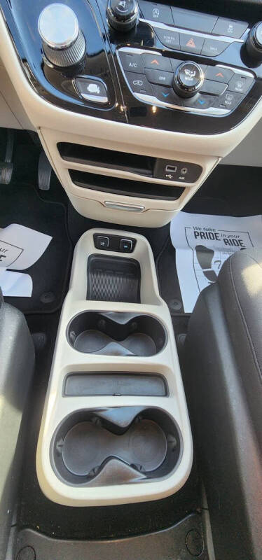 2017 Chrysler Pacifica Touring