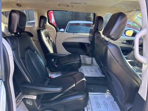 2024 Chrysler Pacifica Touring L