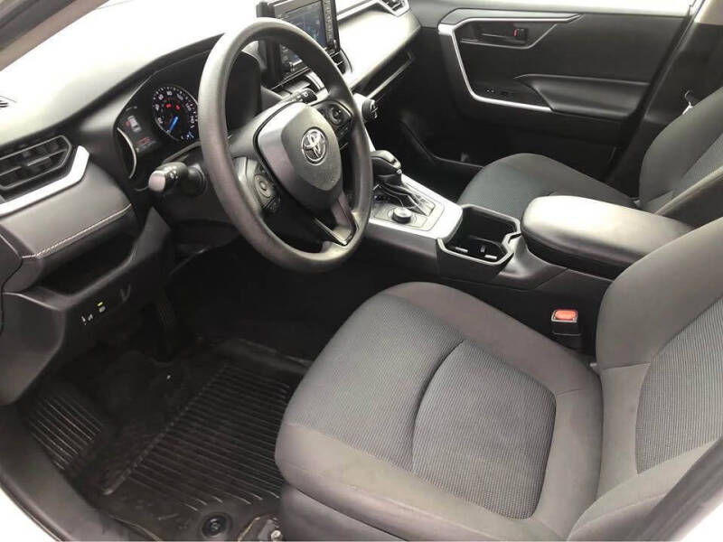 2022 Toyota RAV4 Hybrid LE