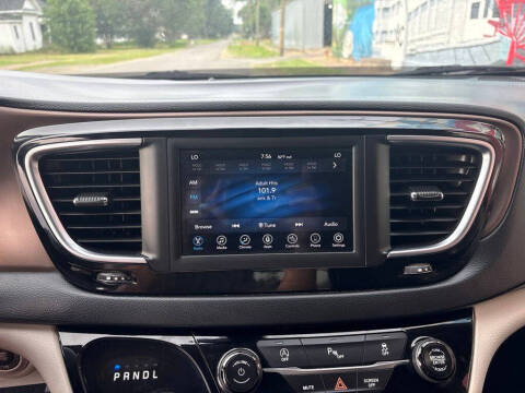 2019 Chrysler Pacifica Touring L