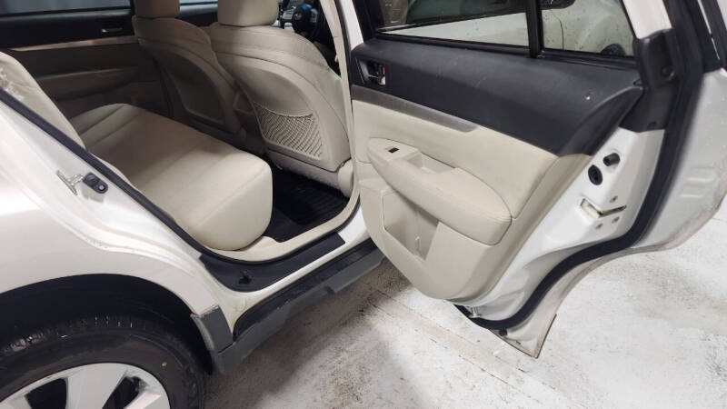 2011 Subaru Outback 2.5i Premium