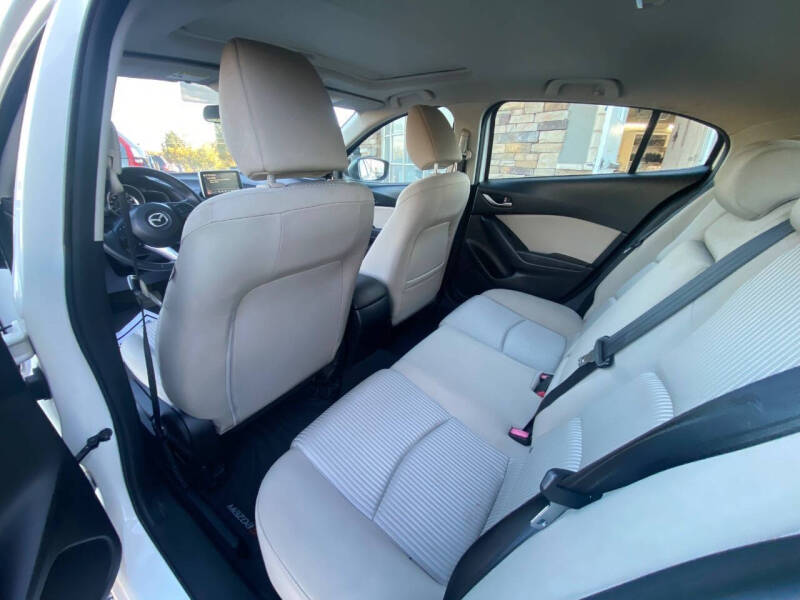 2015 Mazda MAZDA3 i Touring