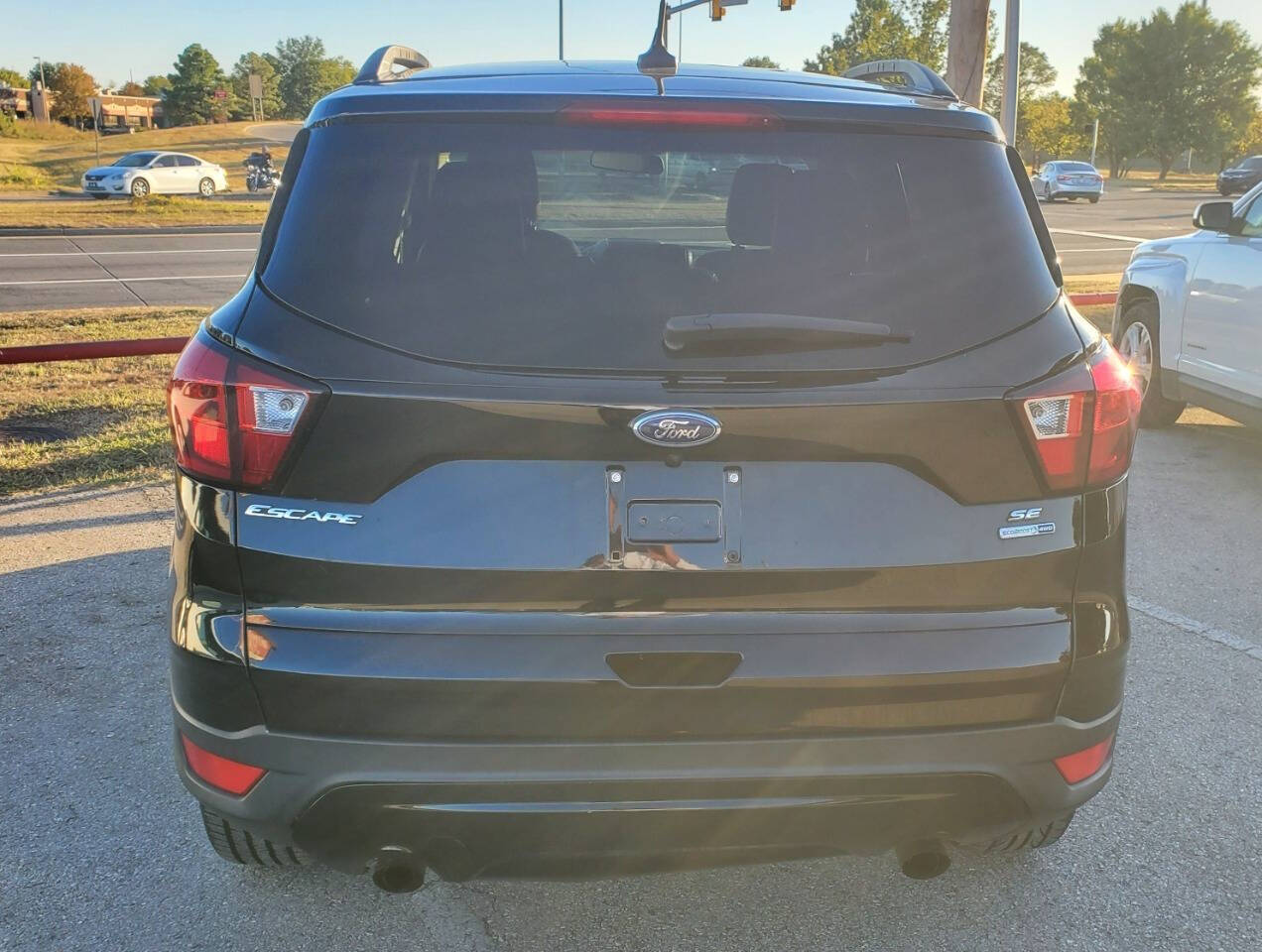 2019 Ford Escape for sale at DURANGO AUTO CENTER LLC in Tulsa, OK