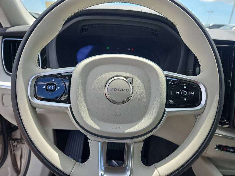 2026 Volvo XC60 B5 Ultra
