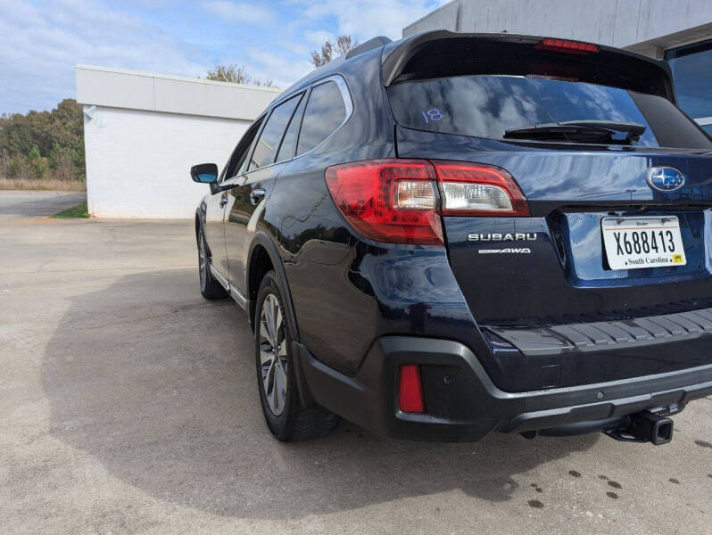 2018 Subaru Outback Touring photo 8