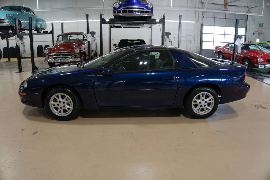 2001 Chevrolet Camaro Base 2dr Hatchback 2