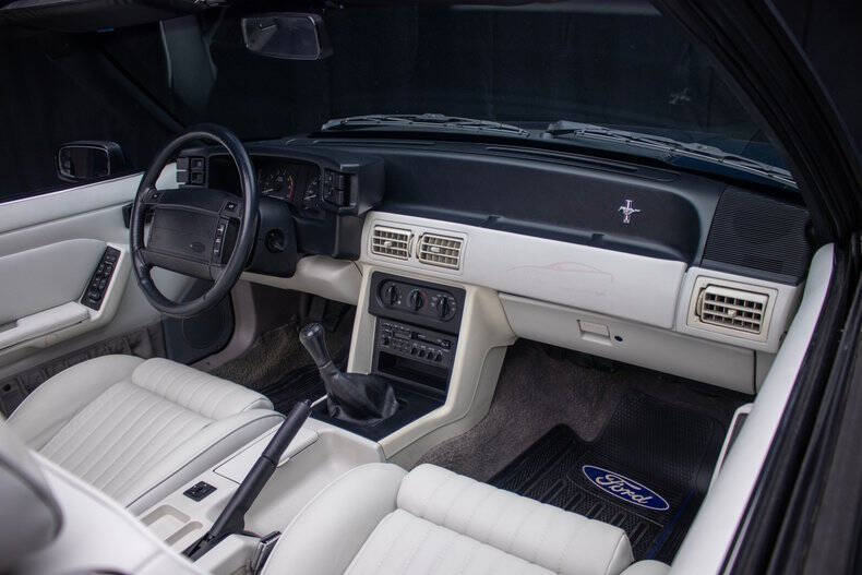 1990 Ford Mustang