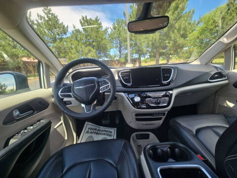 2023 Chrysler Pacifica Touring L