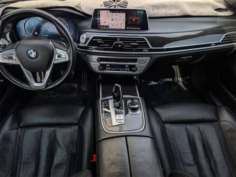 2019 BMW 7 Series 740i