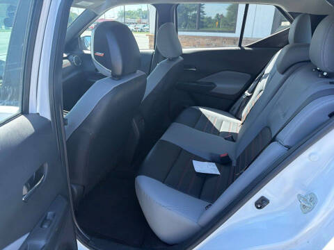 2023 Nissan Kicks SR