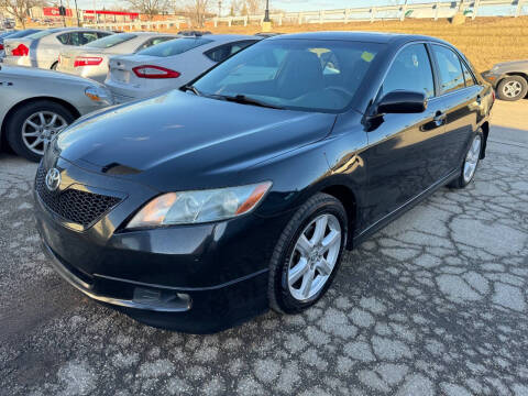 2008 Toyota Camry for sale at AUTOSAVIN in Villa Park IL
