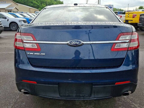 2017 Ford Taurus SE