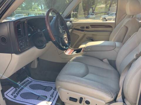 2005 Cadillac Escalade for sale at L & L Used Cars Inc in Canton IL