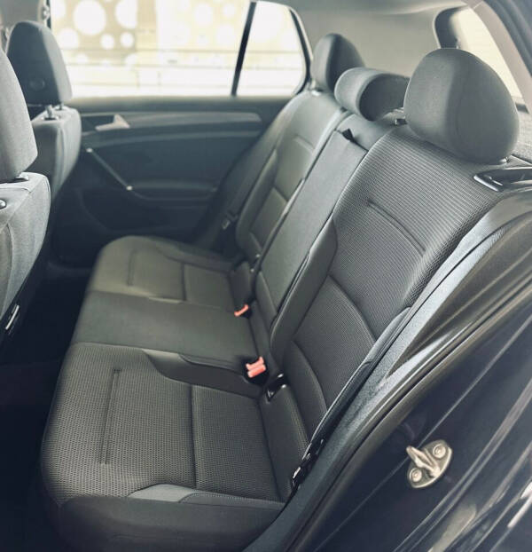 2017 Volkswagen e-Golf SE