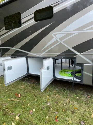 2014 Freightliner XCM Chassis