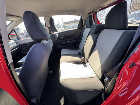 2014 Toyota Yaris 5-Door LE