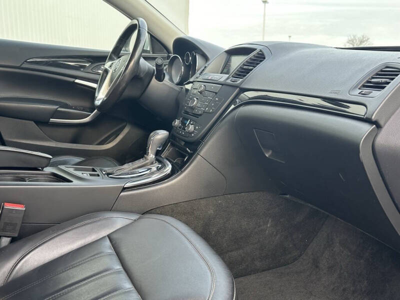 2013 Buick Regal Premium 1