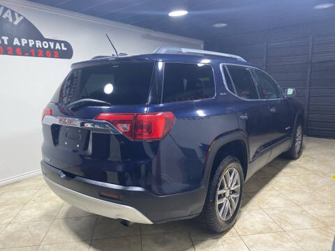 2017 GMC Acadia SLE-2