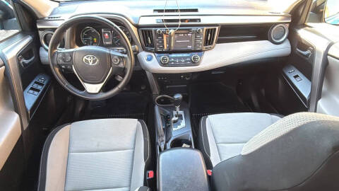 2016 Toyota RAV4 Hybrid XLE
