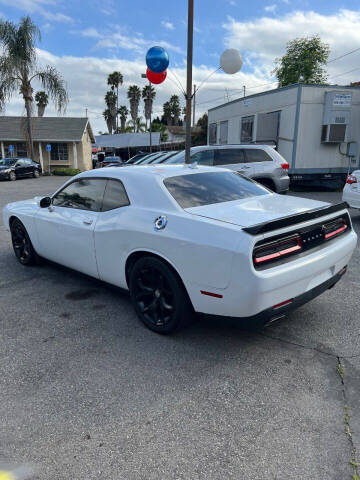 2015 Dodge Challenger SXT Plus