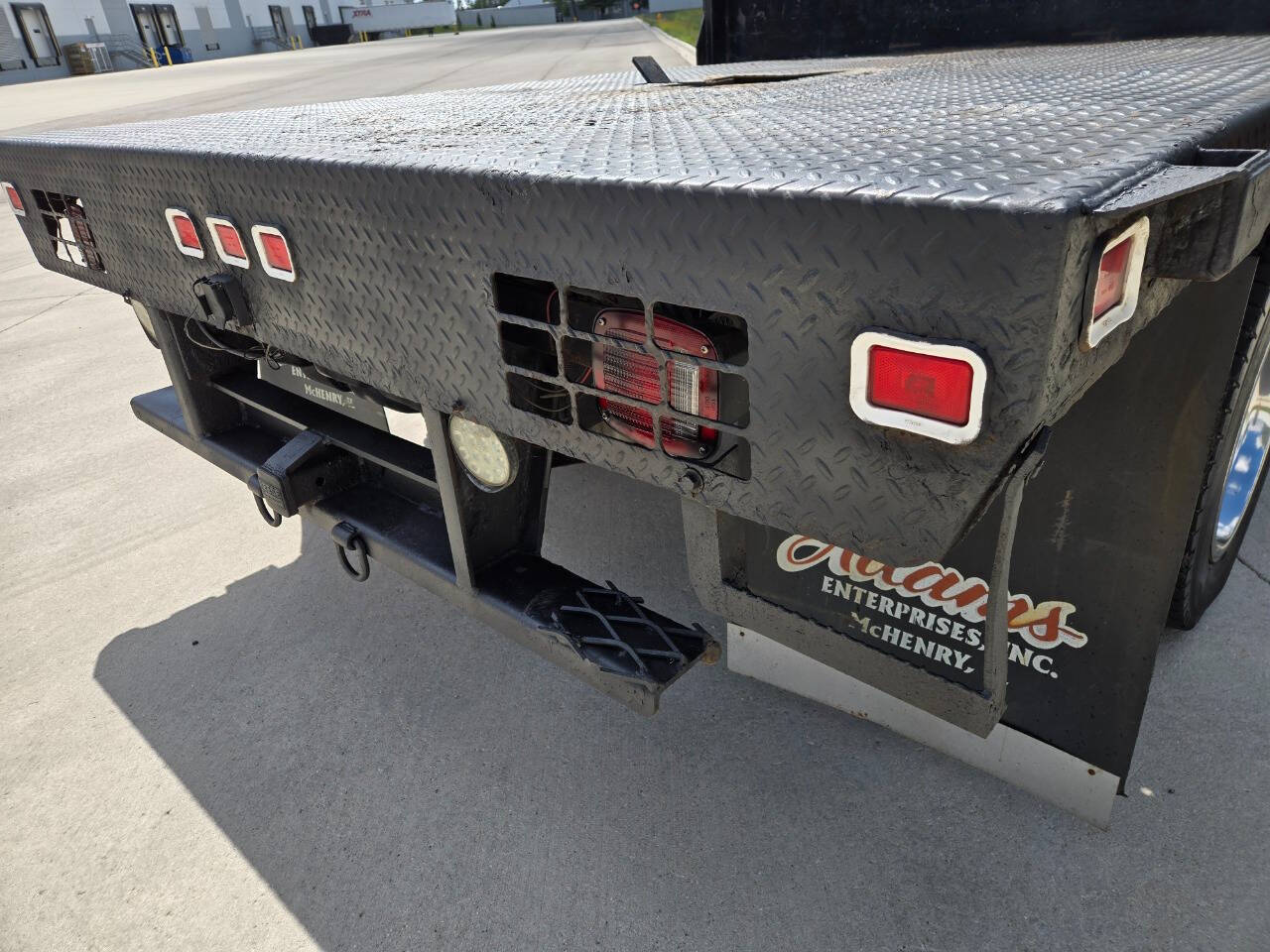 2004 Ford F-550 Super Duty 32