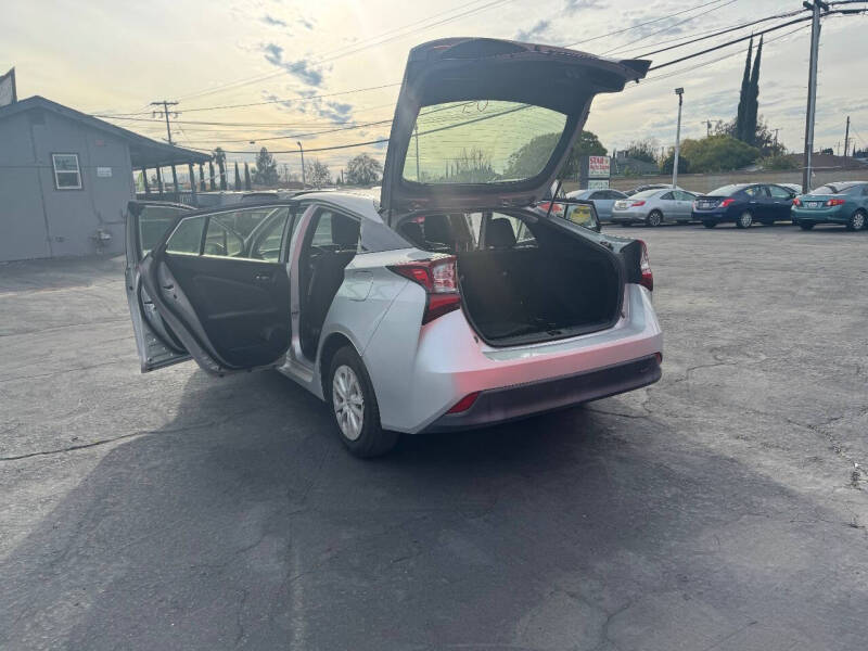 2019 Toyota Prius L Eco