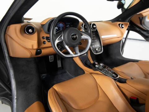 2023 McLaren GT