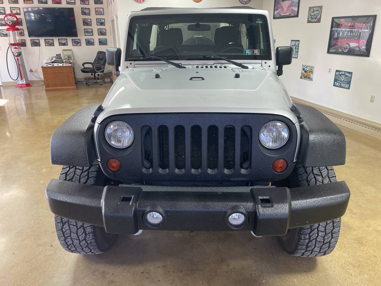 2011 Jeep Wrangler Unlimited 3