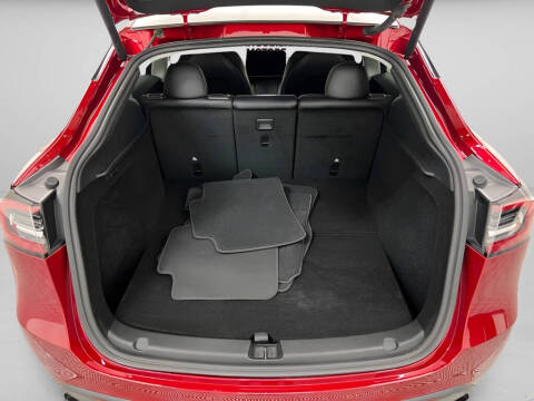 2025 Tesla Model Y Performance