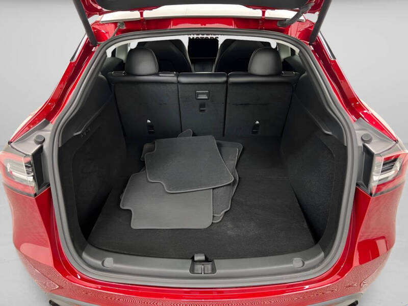 2025 Tesla Model Y Performance